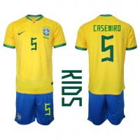 Brazil Casemiro #5 Domaci Dres za djecu SP 2022 Kratak Rukav (+ Kratke hlače)